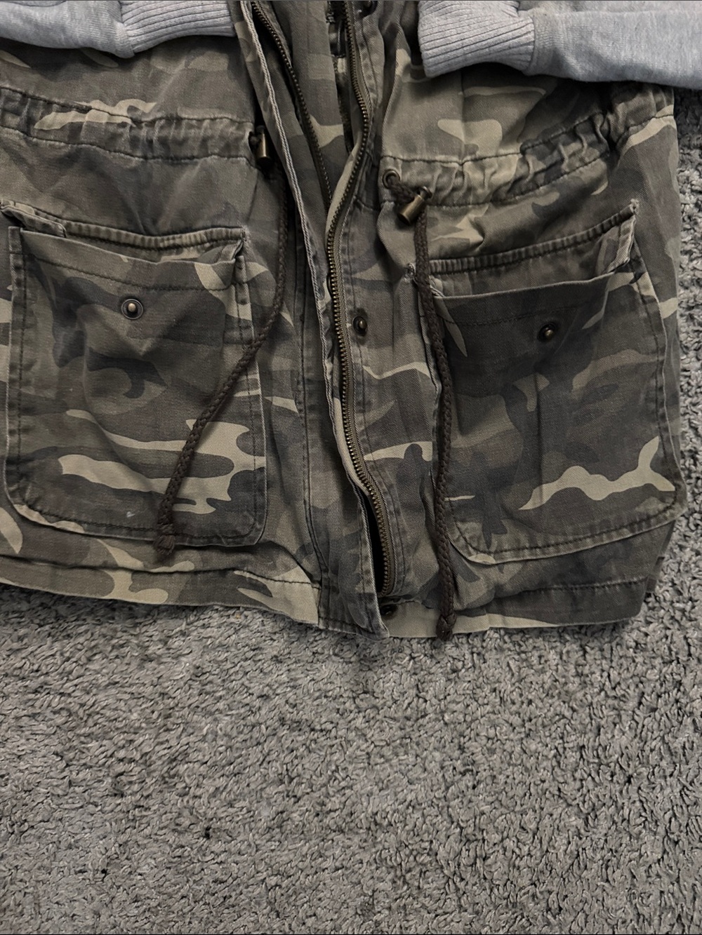 Charlotte Russe Camo Utility Jacket with Light Gray Knit Sleeves - Picture 7 of 8